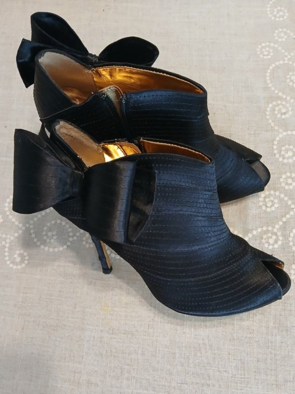 Elegant Black Satin Ted Baker Neillia Booties by a Premium British Designer Bran